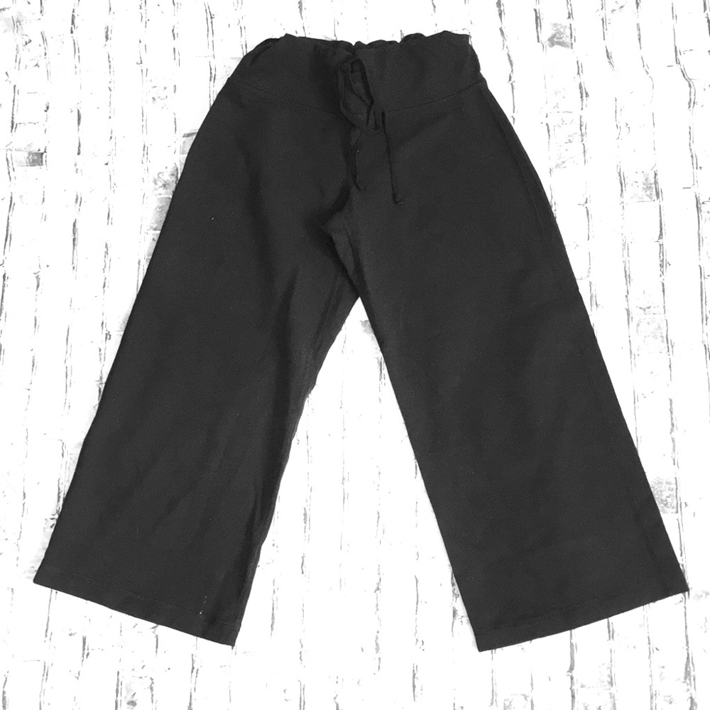 Lululemon Black pants 🔴